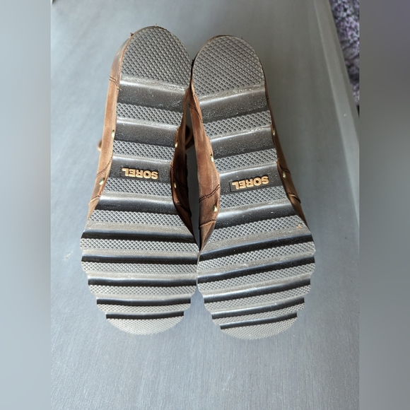 Sorel all Leather Wedged Booties - Picture 4 of 5